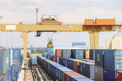 滿洲里站進出口運量突破1000萬噸，貨物貿易持續增長